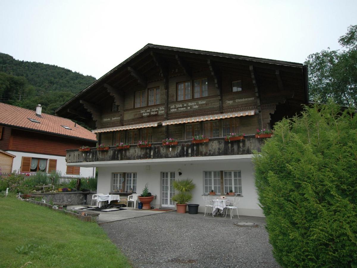 Pristine Home In A Charming Village Large Grassy Sunbathing Area View Of The M Nch And Jungfrau Wilderswil Bagian luar foto