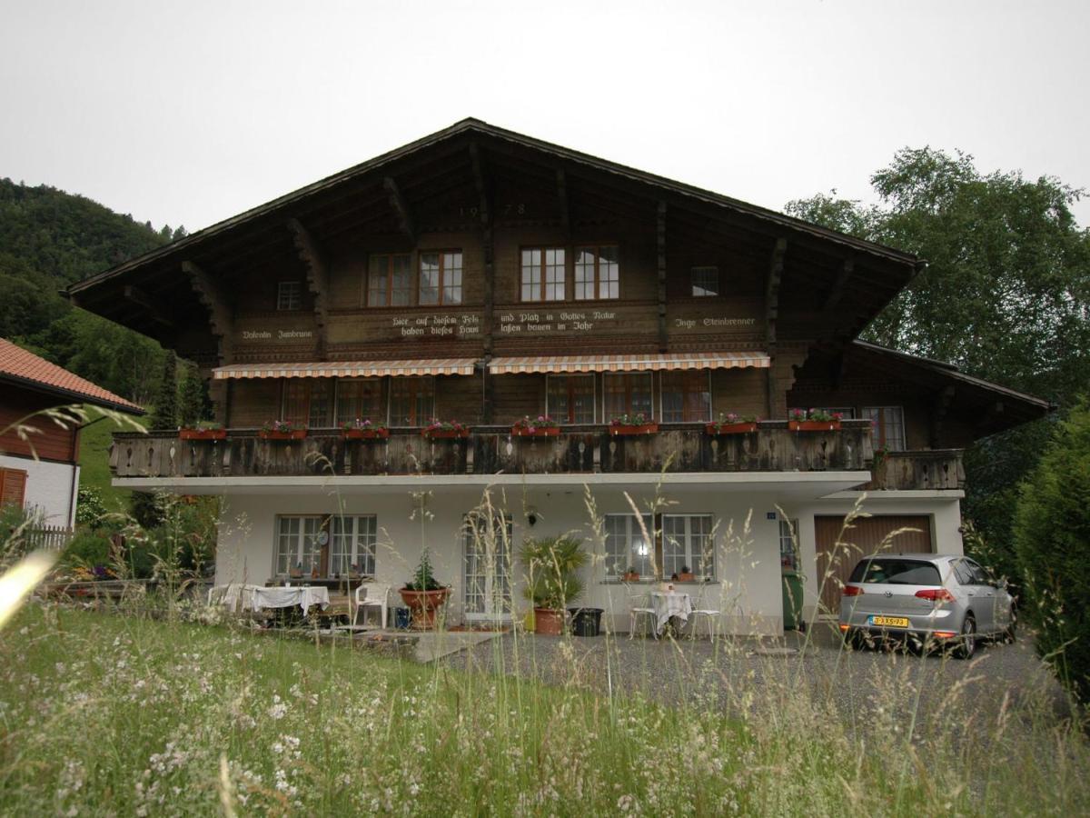 Pristine Home In A Charming Village Large Grassy Sunbathing Area View Of The M Nch And Jungfrau Wilderswil Bagian luar foto